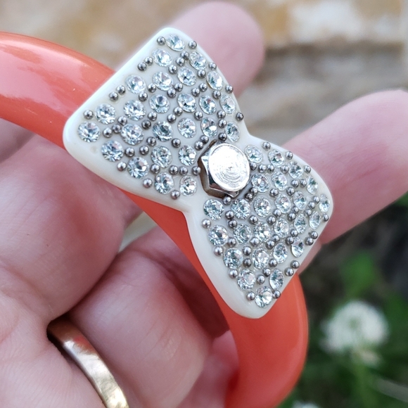 Authentic Marc Jacob Acrylic Peach Sorbet Rhinestone Bow Acrylic Bangle Bracelet - Picture 12 of 15